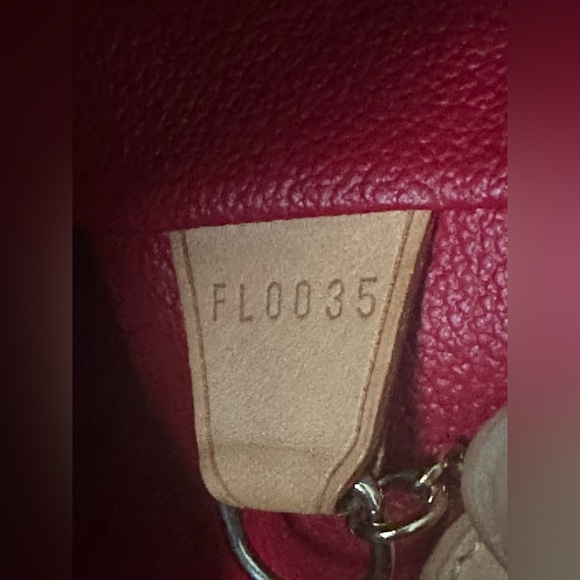 Vintage Louis Vuitton Limited Edition Cerises Bucket Bag with mini pouch - Picture 14 of 16